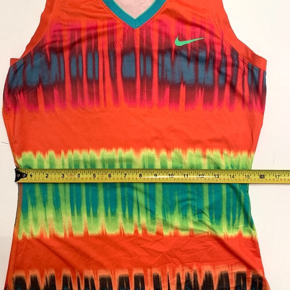 Nike Pro Tie Dye Tank - Picture 2 of 6